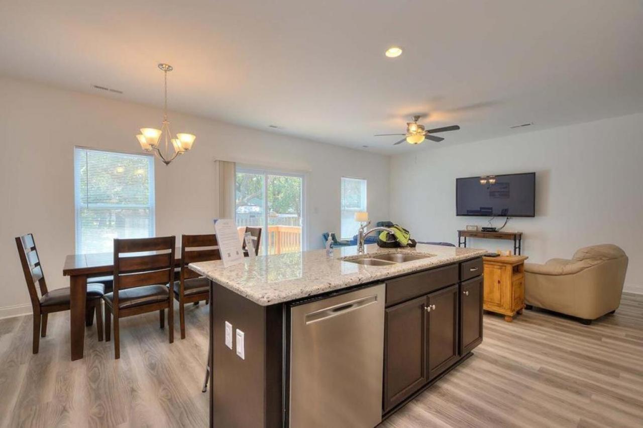 Villa Shrimp On The Barbee Oak Island Exterior foto