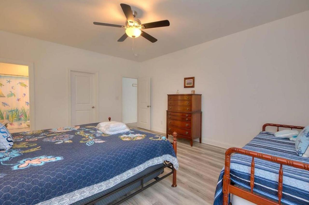 Villa Shrimp On The Barbee Oak Island Exterior foto