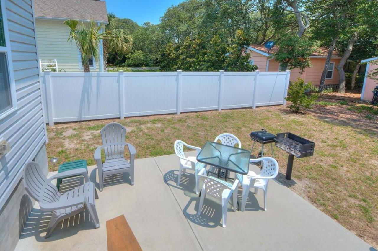 Villa Shrimp On The Barbee Oak Island Exterior foto